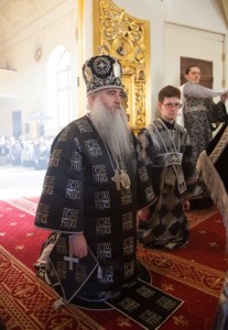 Литургия Преждеосвященных Даров на Архиерейском подворье — храме во имя святого апостола и евангелиста Иоанна Богослова при Саратовской православной духовной семинарии