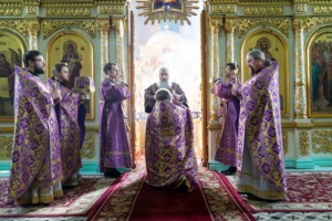 Литургия Преждеосвященных Даров в храме в честь Сошествия Святого Духа г. Саратова