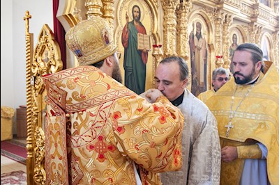 Митрополит Игнатий совершил Божественную литургию в храме Казанской иконы Божией Матери г. Саратова