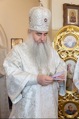 Божественная литургия в храме святых Царственных страстотерпцев г. Саратова
