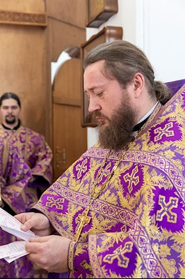 Божественная литургия в храме в честь святого равноапостольного великого князя Владимира г. Саратова