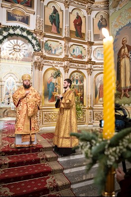 Митрополит Игнатий совершил Великую рождественскую вечерню
