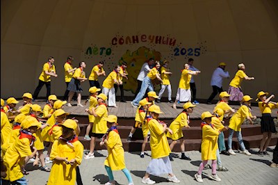 Митрополит Игнатий принял участие в церемонии открытия летнего сезона в лагере «Солнечный»