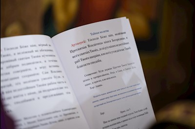 Митрополит Игнатий совершил Великое освящение Крестовоздвиженского подворья Свято-Алексиевского женского монастыря г. Саратова и Божественную литургию в новоосвященном храме