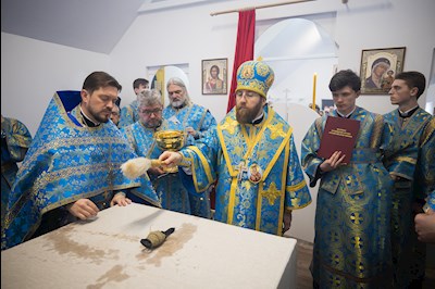 Митрополит Игнатий совершил Великое освящение храма в честь иконы Божией Матери «Спорительница хлебов» с. Кувыка и первую Божественную литургию в новоосвященном храме