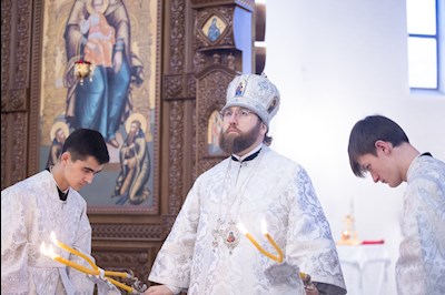 Митрополит Игнатий совершил Божественную литургию и чин Великого освящения воды в храме святителя Тихона, епископа Воронежского, Задонского чудотворца, г. Саратова