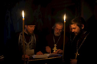 Митрополит Игнатий совершил великое повечерие с чтением Великого покаянного канона преподобного Андрея Критского в Свято-Троицком кафедральном соборе г. Саратова
