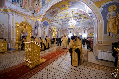 Митрополит Игнатий совершил всенощное бдение в Свято-Троицком кафедральном соборе г. Саратова