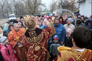 Божественная литургия в храме во имя священномученика Космы Саратовского