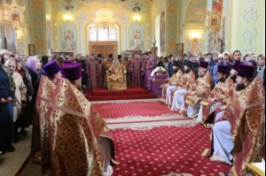 Митрополит Лонгин совершил Чин умовения ног