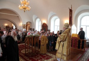 Божественная литургия в Спасо-Преображенском мужском монастыре Саратова