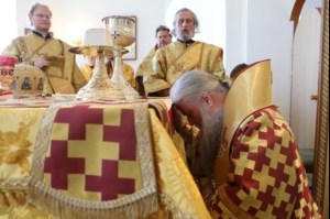 Божественная Литургия в храме святых первоверховных апостолов Петра и Павла г.Красноармейска