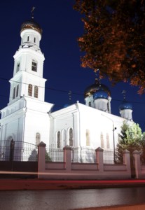 Всенощное бдение c Чином Воздвижения Креста в Духосошественском соборе города Саратова