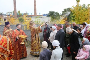 Божественная литургия в храме во имя мучениц Веры, Надежды, Любови и матери их Софии поселка Светлый Татищевского района
