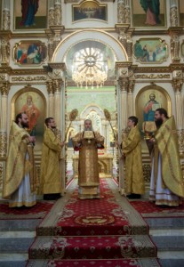 Божественная литургия в храме в честь Покрова Пресвятой Богородицы г. Саратова
