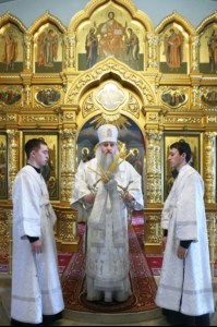 Крещальная литургия в Свято-Троицком кафедральном соборе города Саратова