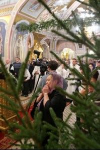 Митрополит Лонгин совершил Рождественское ночное богослужение
