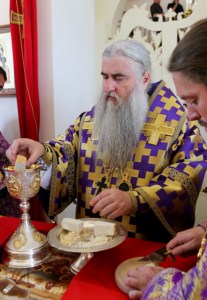 Божественная литургия в храме во имя святителей Василия Великого, Григория Богослова, Иоанна Златоуста г. Саратова