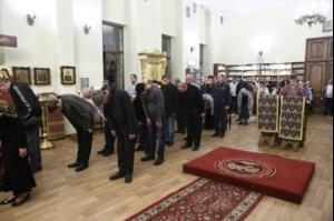 Всенощное бдение на Архиерейском подворье – храме во имя преподобного Серафима Саровского г.Саратова