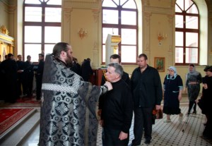 Литургия Преждеосвященных Даров на Архиерейском подворье — храме во имя святого апостола и евангелиста Иоанна Богослова при Саратовской православной духовной семинарии