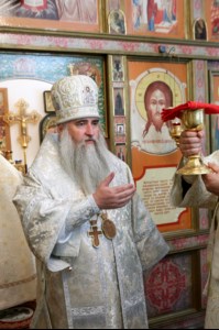 Божественная литургия в храме во имя святителя Тихона, епископа Воронежского, Задонского чудотворца г. Саратова