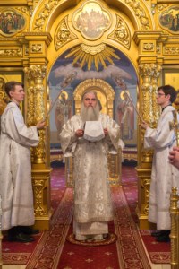 Митрополит Лонгин совершил чин Великого освящения воды