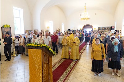 Божественная литургия в храме во имя святителя Николая Японского г. Саратова