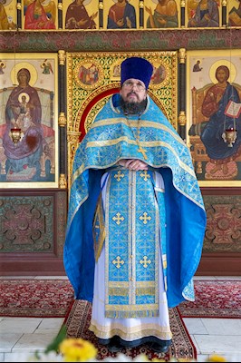 Божественная литургия на Архиерейском подворье — в храме в честь иконы Божией Матери «Утоли моя печали» г. Саратова