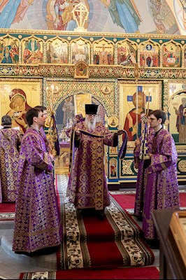 Божественная литургия в Свято-Никольском мужском монастыре г. Саратова