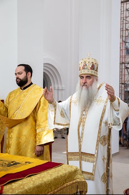 Божественная литургия в храме святителя Тихона, Епископа Воронежского, Задонского чудотворца г. Саратова