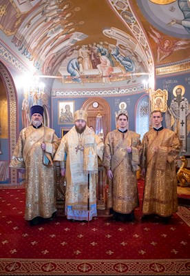 Митрополит Игнатий совершил Божественную литургию в Свято-Троицком кафедральном соборе г. Саратова