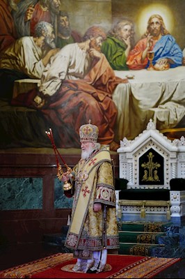 Митрополит Игнатий принял участие в Божественной литургии в Храме Христа Спасителя