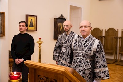 Митрополит Игнатий совершил ночную Литургию Преждеосвященных Даров в крестовом храме священномученика Гермогена, епископа Тобольского (Саратовского и Царицынского)