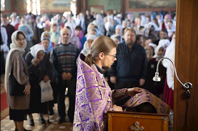 Митрополит Игнатий совершил Божественную литургию в Крестовоздвиженском храме г. Хвалынска