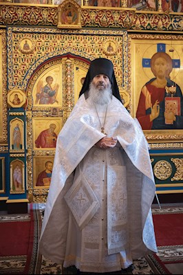 Митрополит Игнатий совершил Божественную литургию и панихиду в Свято-Никольском мужском монастыре г.Саратова