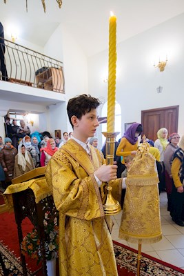 Митрополит Игнатий совершил Божественную литургию в Трехсвятительском храме г. Саратова