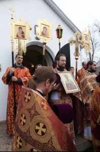 Божественная литургия в храме во имя священномученика Космы Саратовского