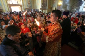 Великая Пасхальная вечерня в Покровском храме Саратова