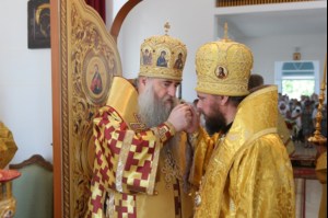 Божественная Литургия в храме святых первоверховных апостолов Петра и Павла г.Красноармейска