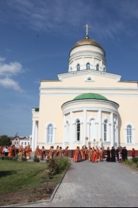 Божественная литургия в Свято-Троицком кафедральном соборе города Вольска