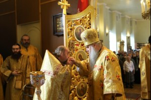 Божественная литургия на Архиерейском подворье — храме во имя преподобного Серафима Саровского г. Саратова