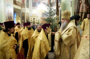 Митрополит Лонгин совершил Великую Рождественскую вечерню в Покровском храме Саратова