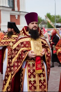 Божественная литургия в храме в честь Покрова Пресвятой Богородицы города Саратова