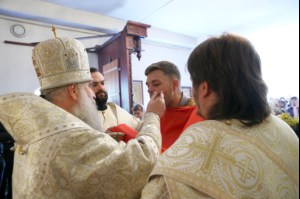 Божественная литургия в храме во имя святителя Тихона, епископа Воронежского, Задонского чудотворца г.Саратова
