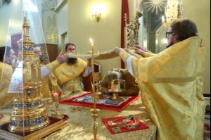 Божественная литургия в храме в честь Покрова Пресвятой Богородицы г. Саратова