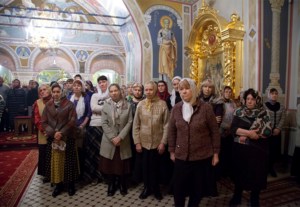 Божественная литургия и новогодний молебен в Свято-Троицком кафедральном соборе города Саратова