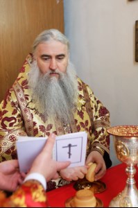 Божественная литургия в храме в честь Воздвижения Честнаго и Животворящего Креста Господня на территории Вольского военного института материального обеспечения