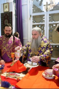 Божественная литургия и панихида в храме во имя Всех Святых, в земле Российской просиявших г. Саратова