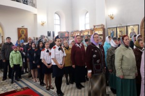 Божественная литургия в храме во имя святых первоверховных апостолов Петра и Павла г. Аткарска