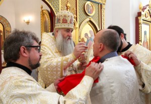 Божественная литургия в саратовском храме святителя Луки Исповедника, архиепископа Симферопольского